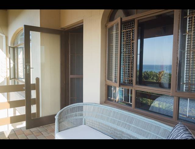 3 BEDROOM TOWNHOUSE FOR SALE IN SCOTTBURGH CENTRAL